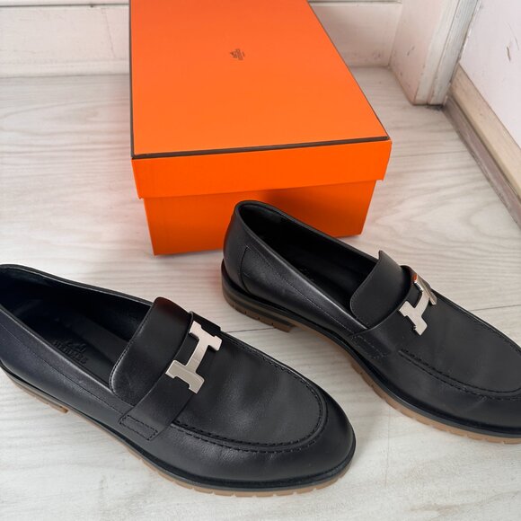 New Hermes Faubourg Loafer- 39 in Noir with Box, Dustbag, Receipt + Ribbon! - Picture 2 of 9
